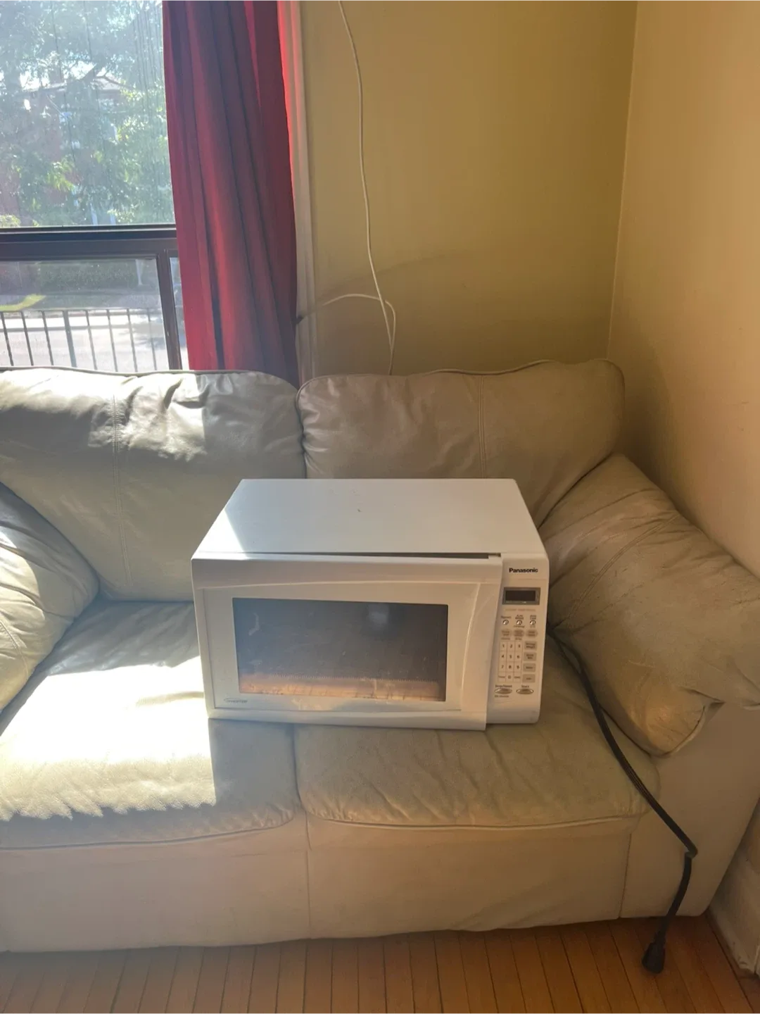 Panasonic Microwave Oven thumbnail