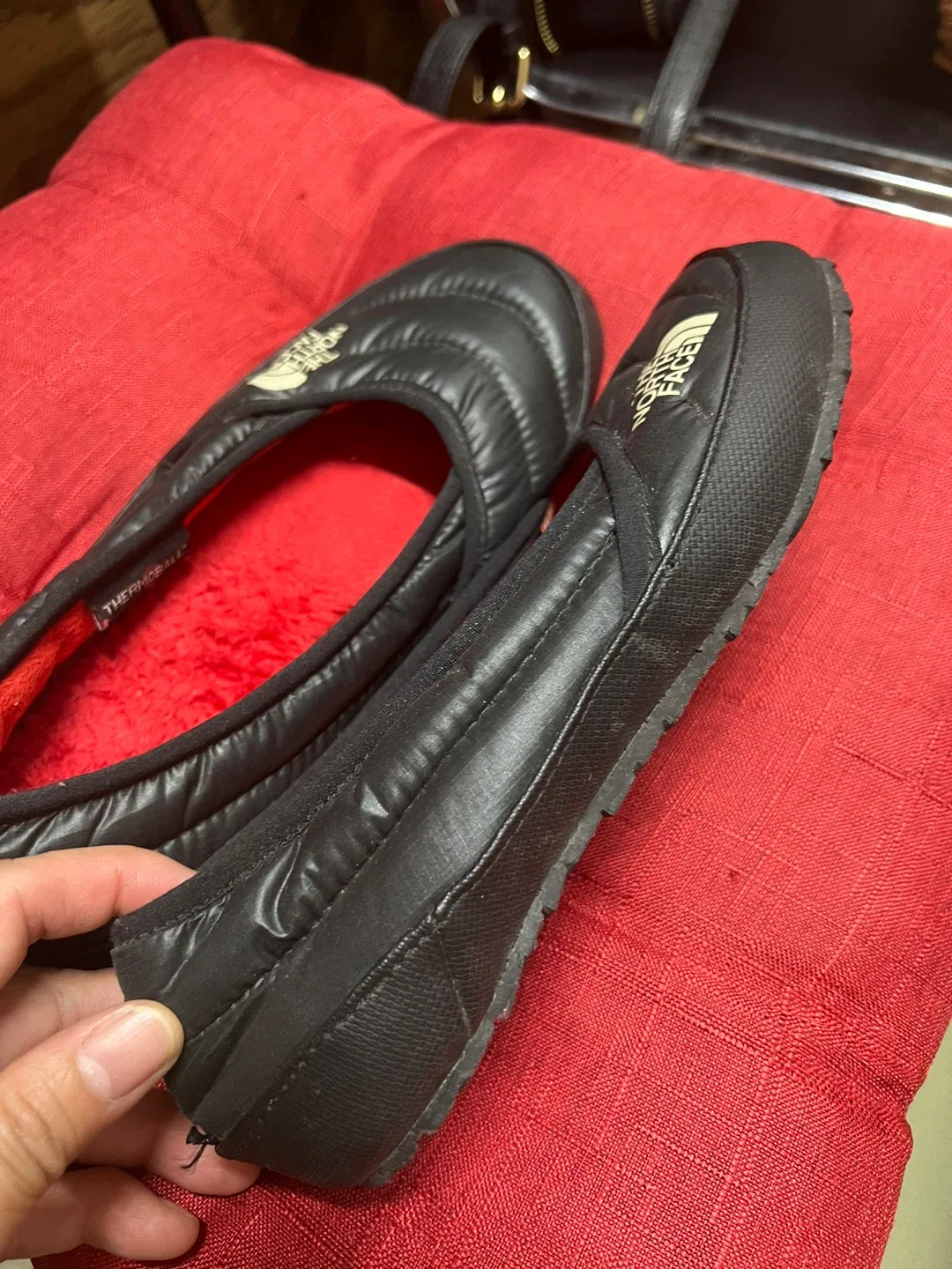 The North Face Black Shoes image indicator(2)