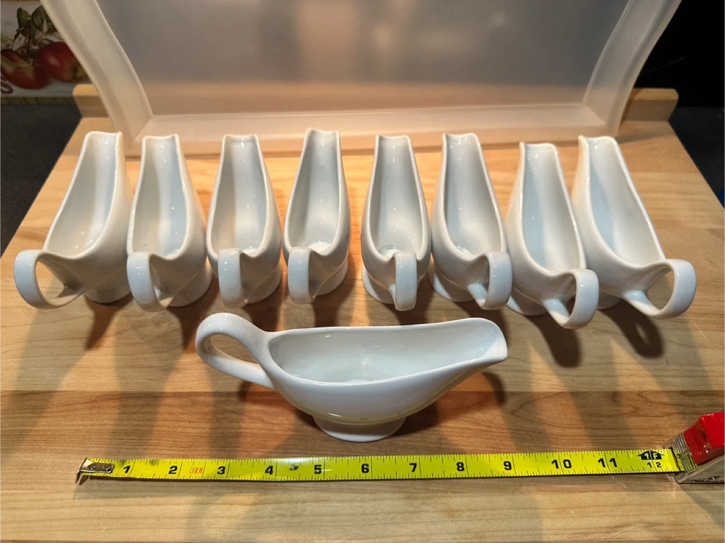 White Ceramic Gravy Boats (9) thumbnail