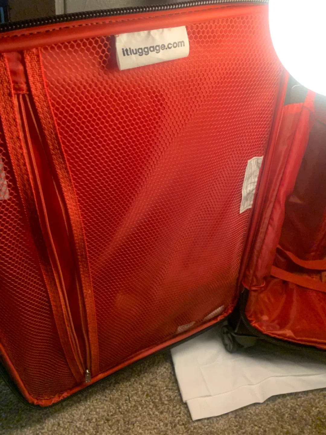 Small Luggage Carry-On Spinner Suitcase image indicator(3)