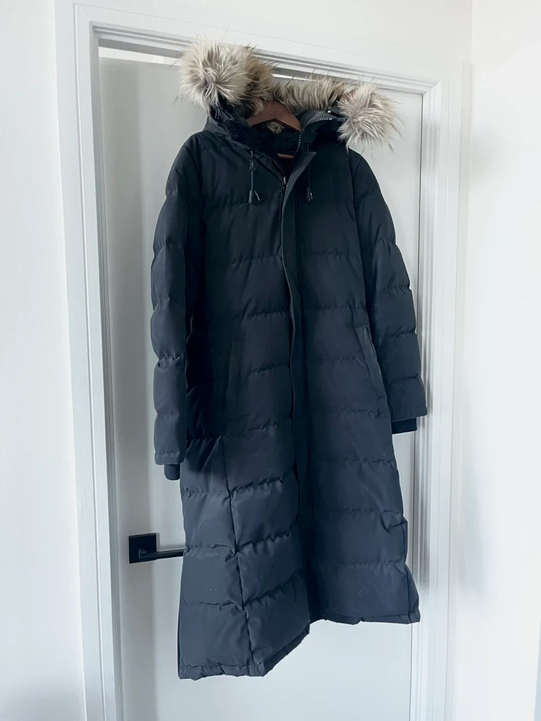 TNA Climate Lab Long Puffer Coat - Size L image indicator(2)