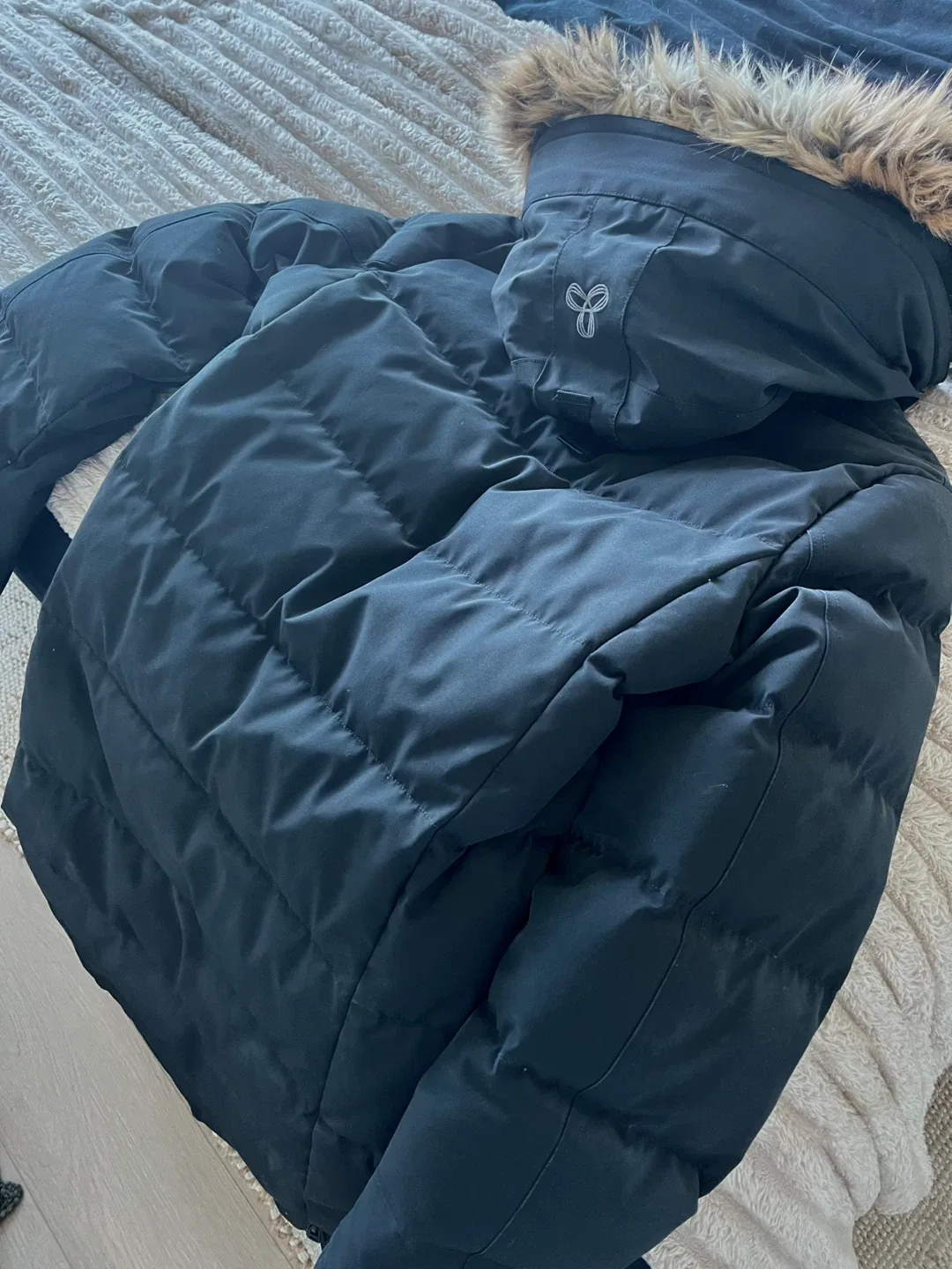 TNA Climate Lab Long Puffer Coat - Size L image indicator(3)