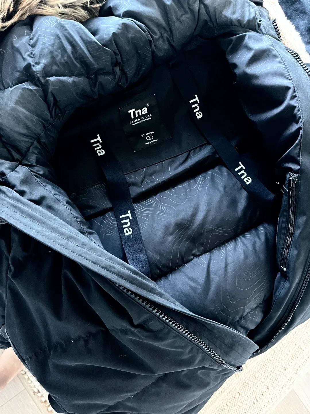 TNA Climate Lab Long Puffer Coat - Size L image indicator(5)