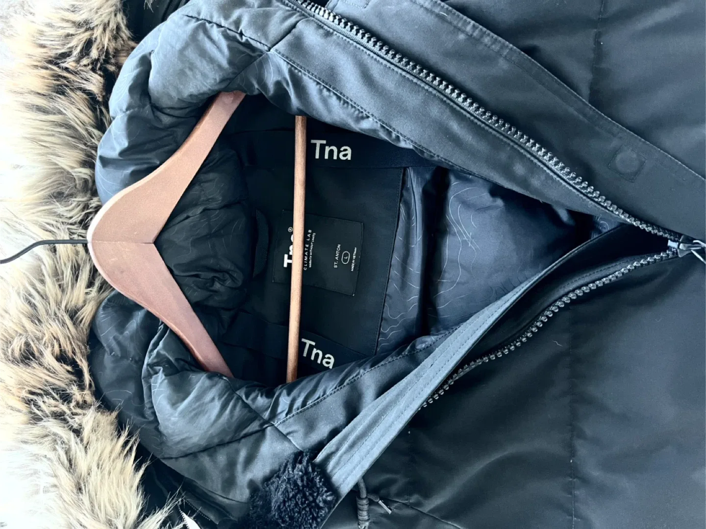 TNA Climate Lab Long Puffer Coat - Size L image indicator(4)