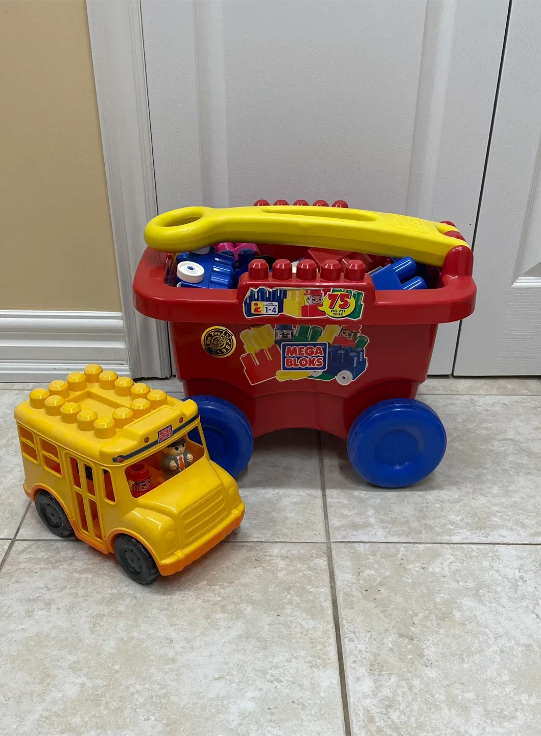 Mega Bloks Wagon with Blocks & School Bus image indicator(2)