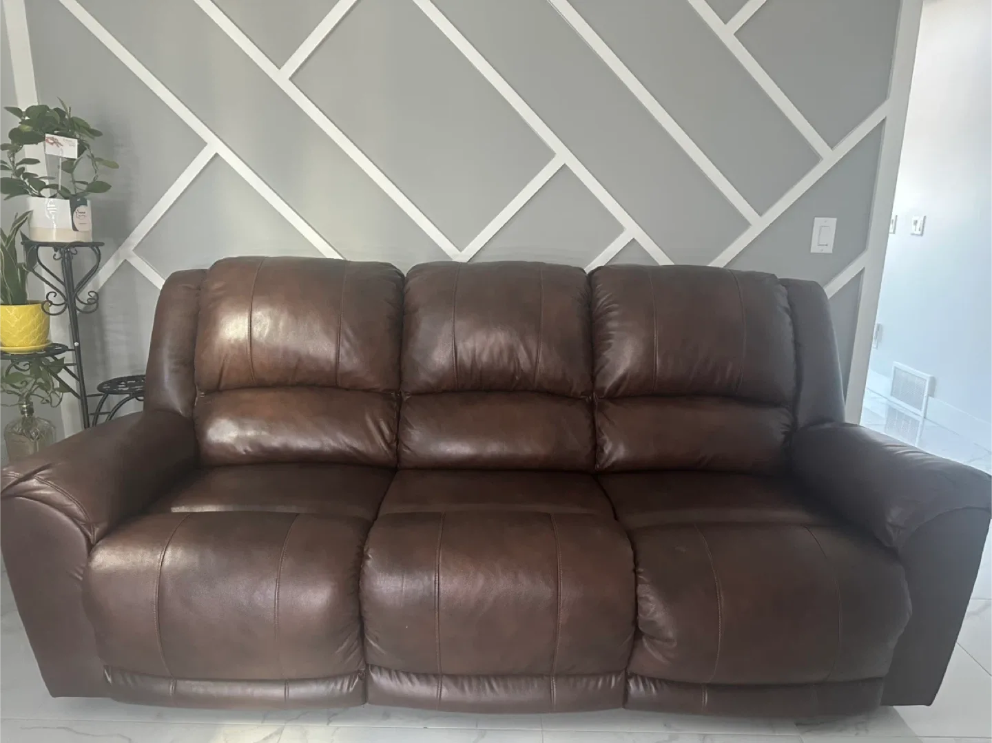 Brown Leather Reclining Sofa image indicator(3)