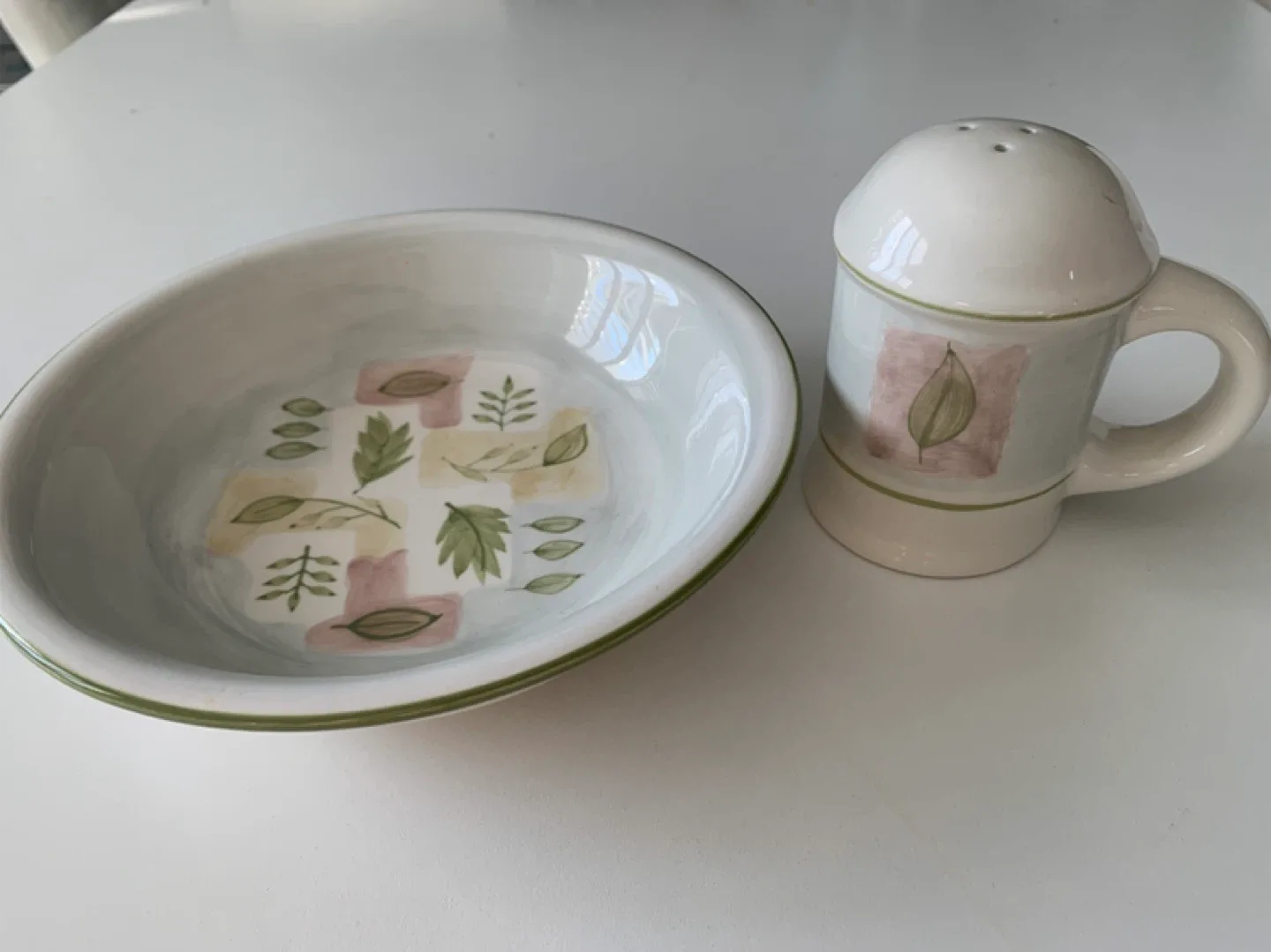 Ceramic Bowl and Salt Shaker Set image indicator(2)