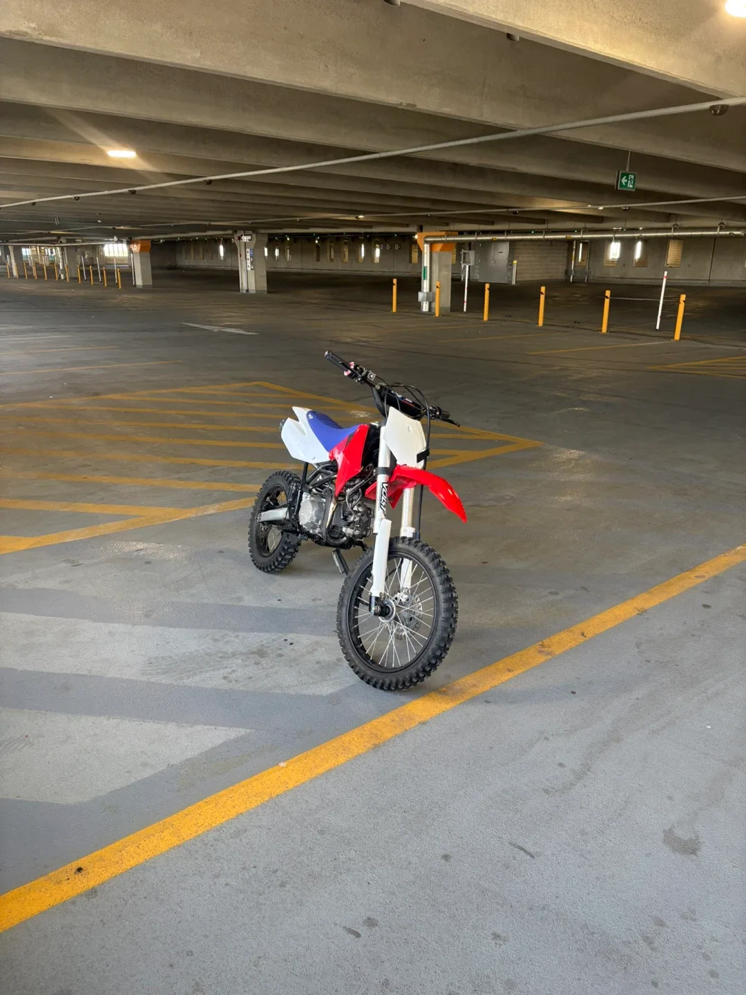 Apollo 140cc dirt bike need gone asap image indicator(2)