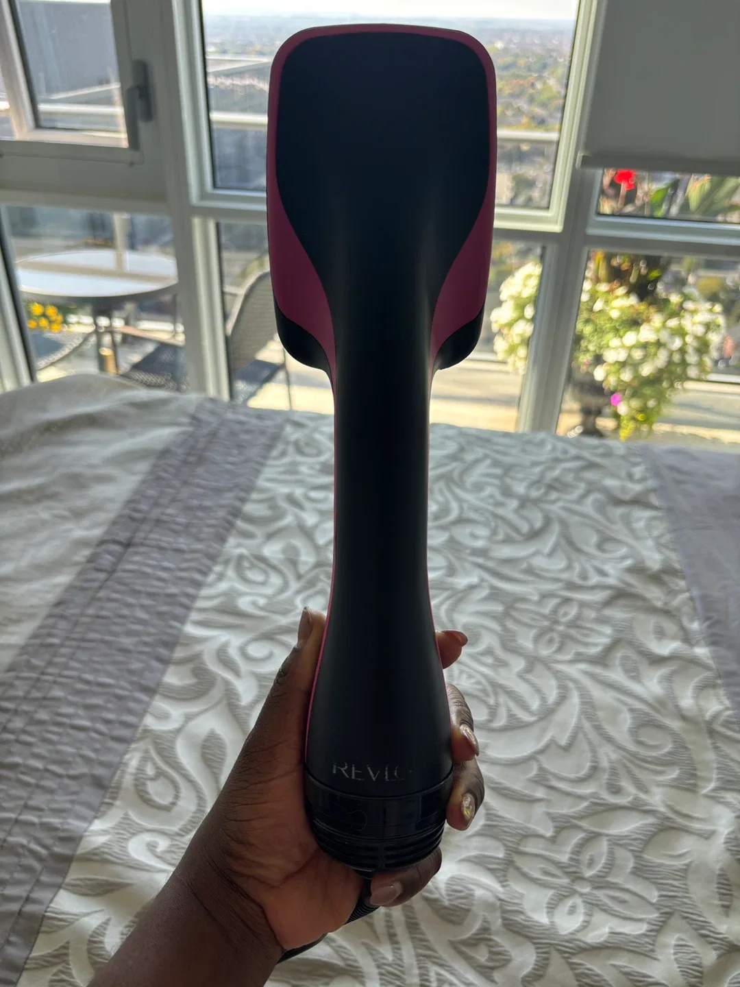 Revlon One-Step Hair Dryer & Volumizer Hot Air Brush image indicator(2)