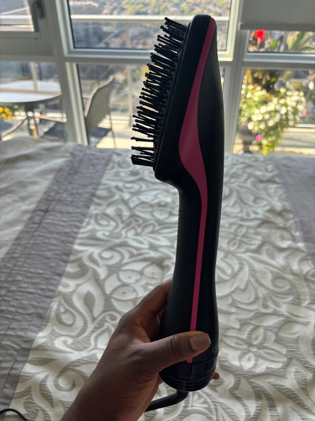 Revlon One-Step Hair Dryer & Volumizer Hot Air Brush image indicator(3)