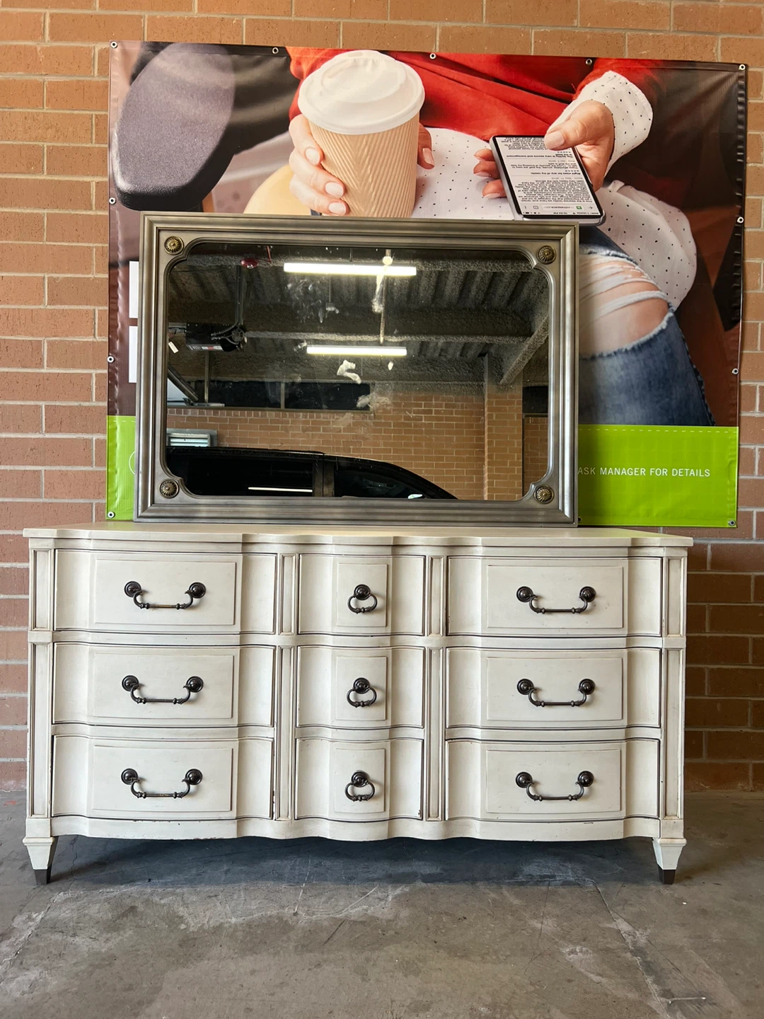 Metz 9 drawers Dresser
