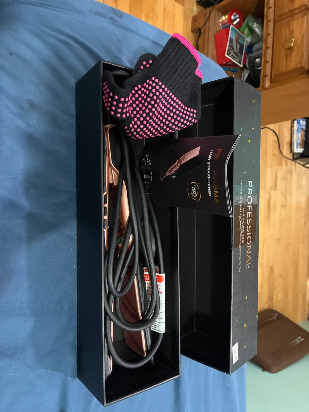 Pro Plasma Hair Straightener - Like New! image indicator(2)