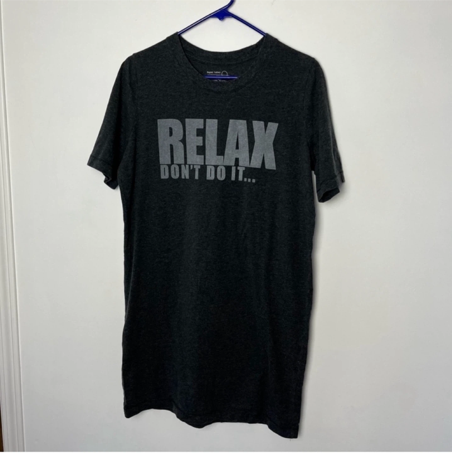 Paper Label 'Relax' Graphic Tee