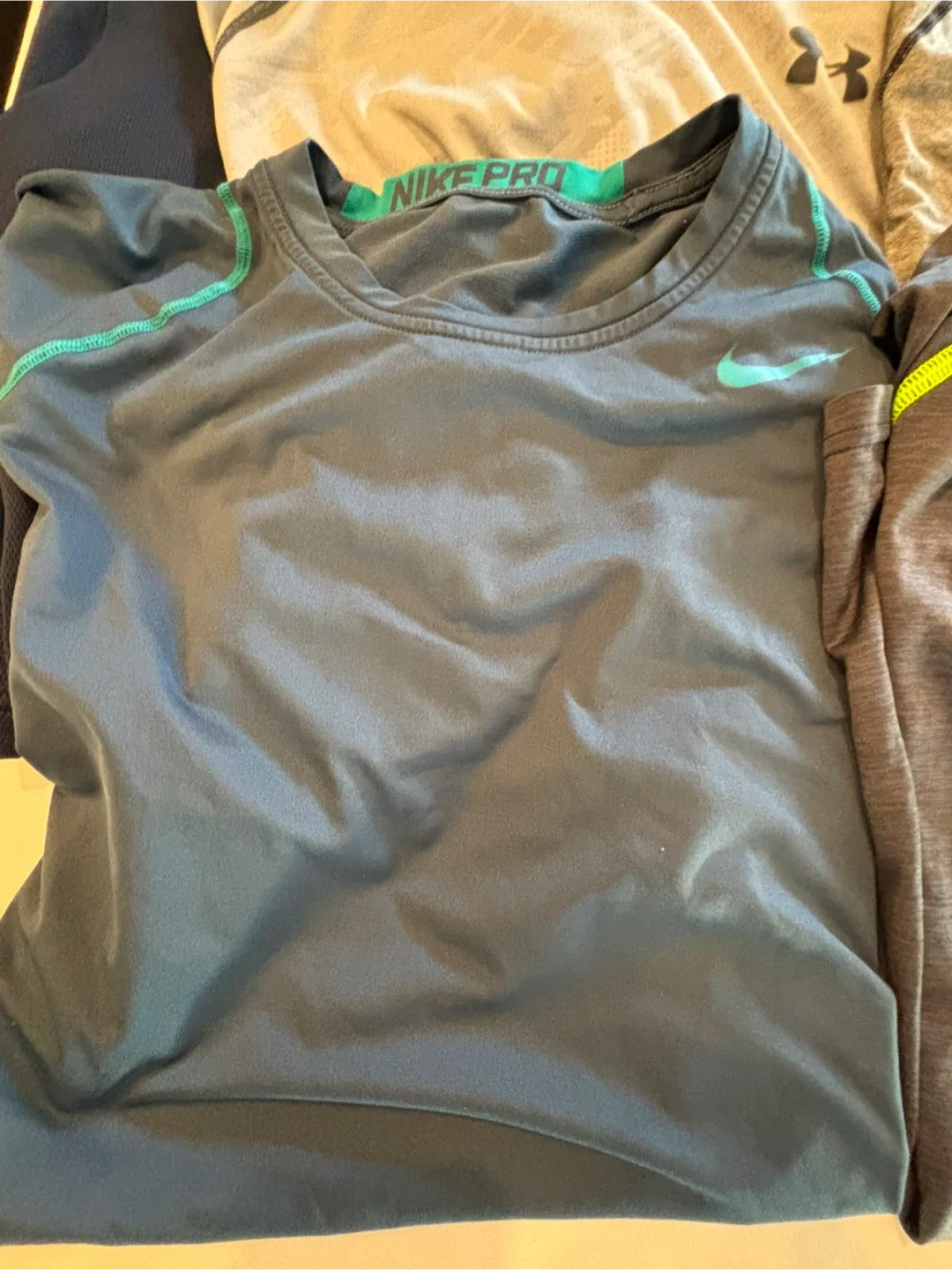 Men’s Size Medium & Large Gym Shirts & Shorts LOT For Sale image indicator(4)