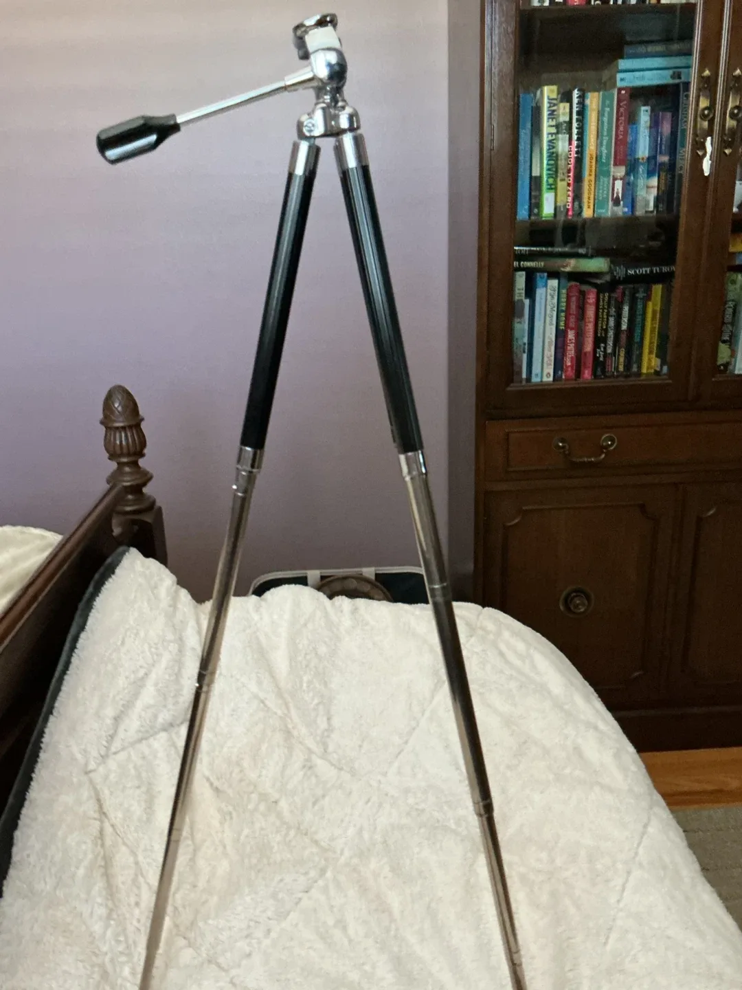 Vintage Tripod with Case image indicator(2)