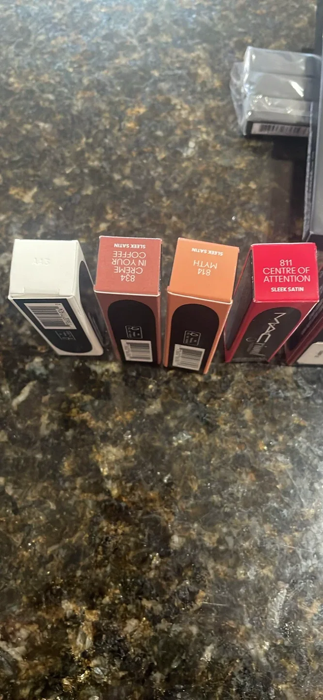 MAC Lipsticks & Lip Pencils - Various Shades image indicator(9)