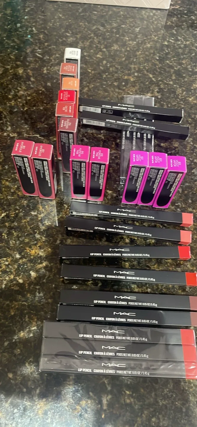 MAC Lipsticks & Lip Pencils - Various Shades image indicator(8)