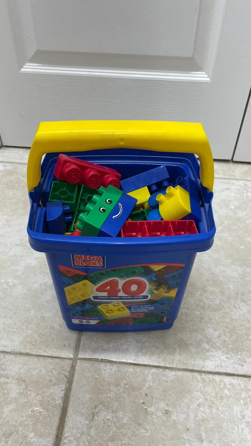 Mega Bloks Bucket image indicator(2)