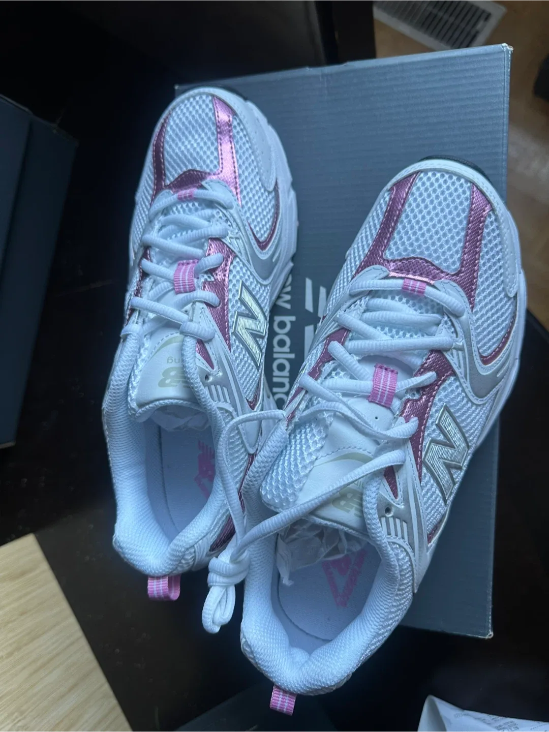 New Balance 530 White/Pink Women's Sneakers thumbnail