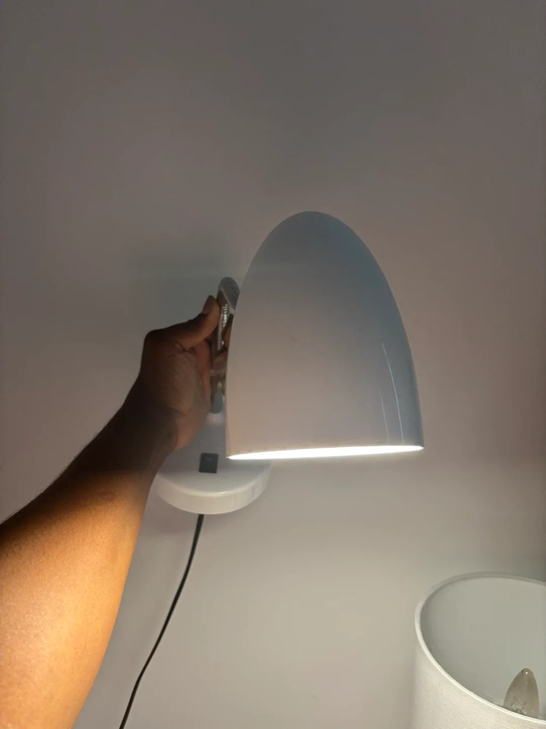 White Desk Lamp image indicator(3)