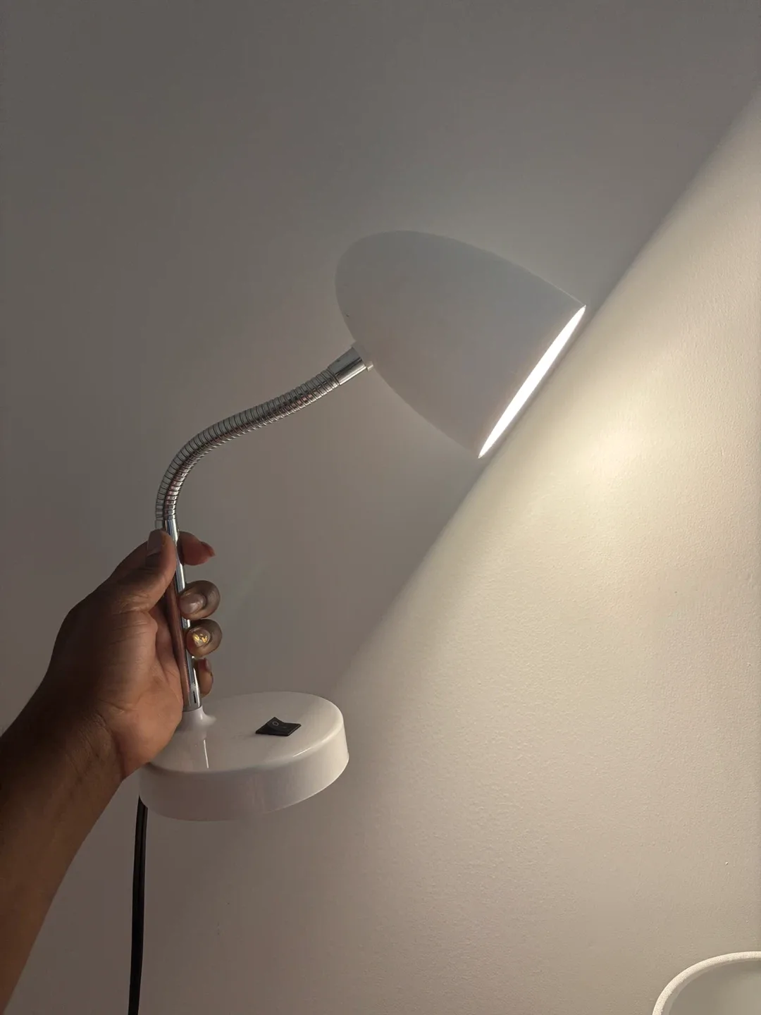White Desk Lamp image indicator(2)