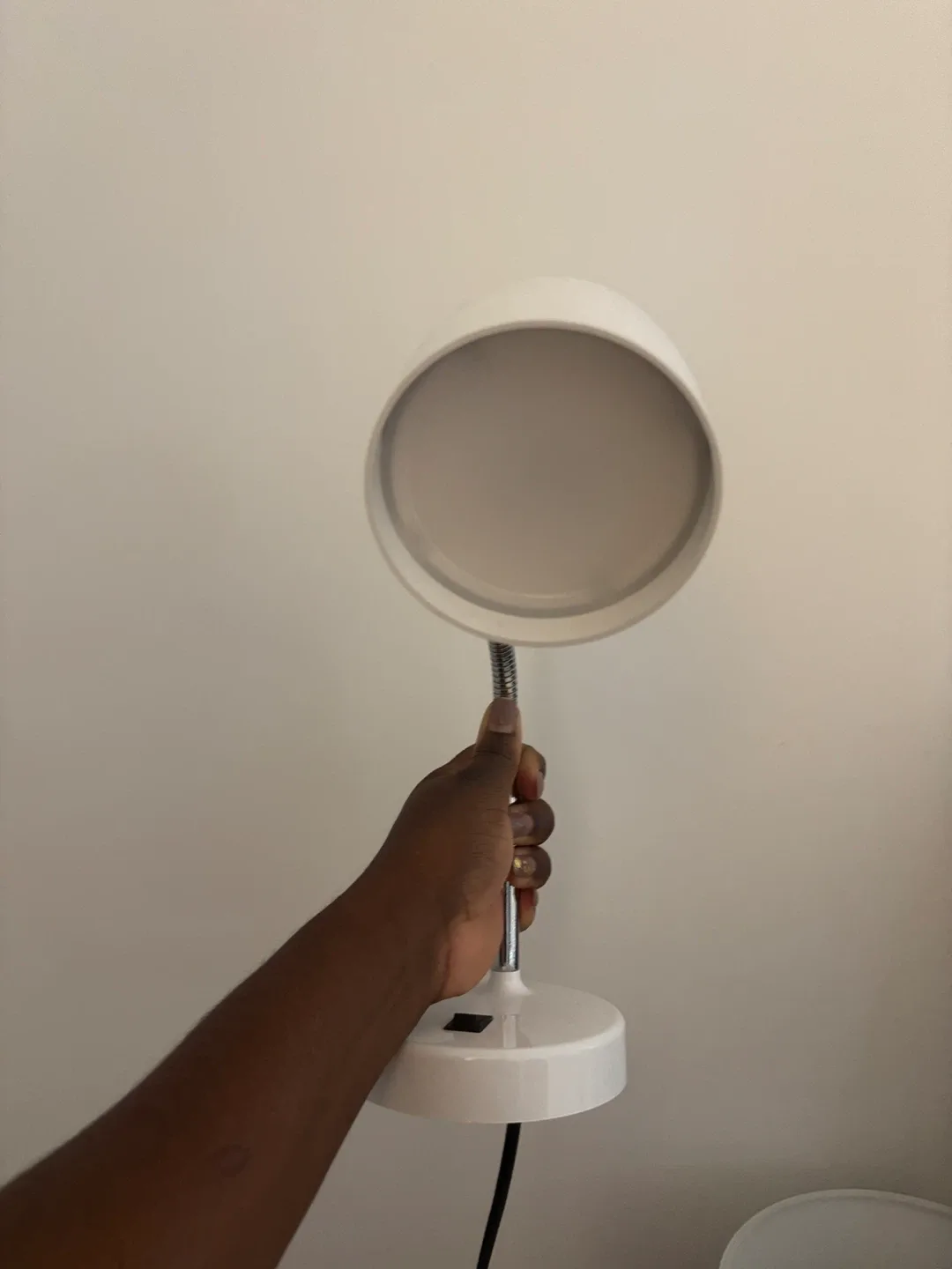 White Desk Lamp image indicator(4)