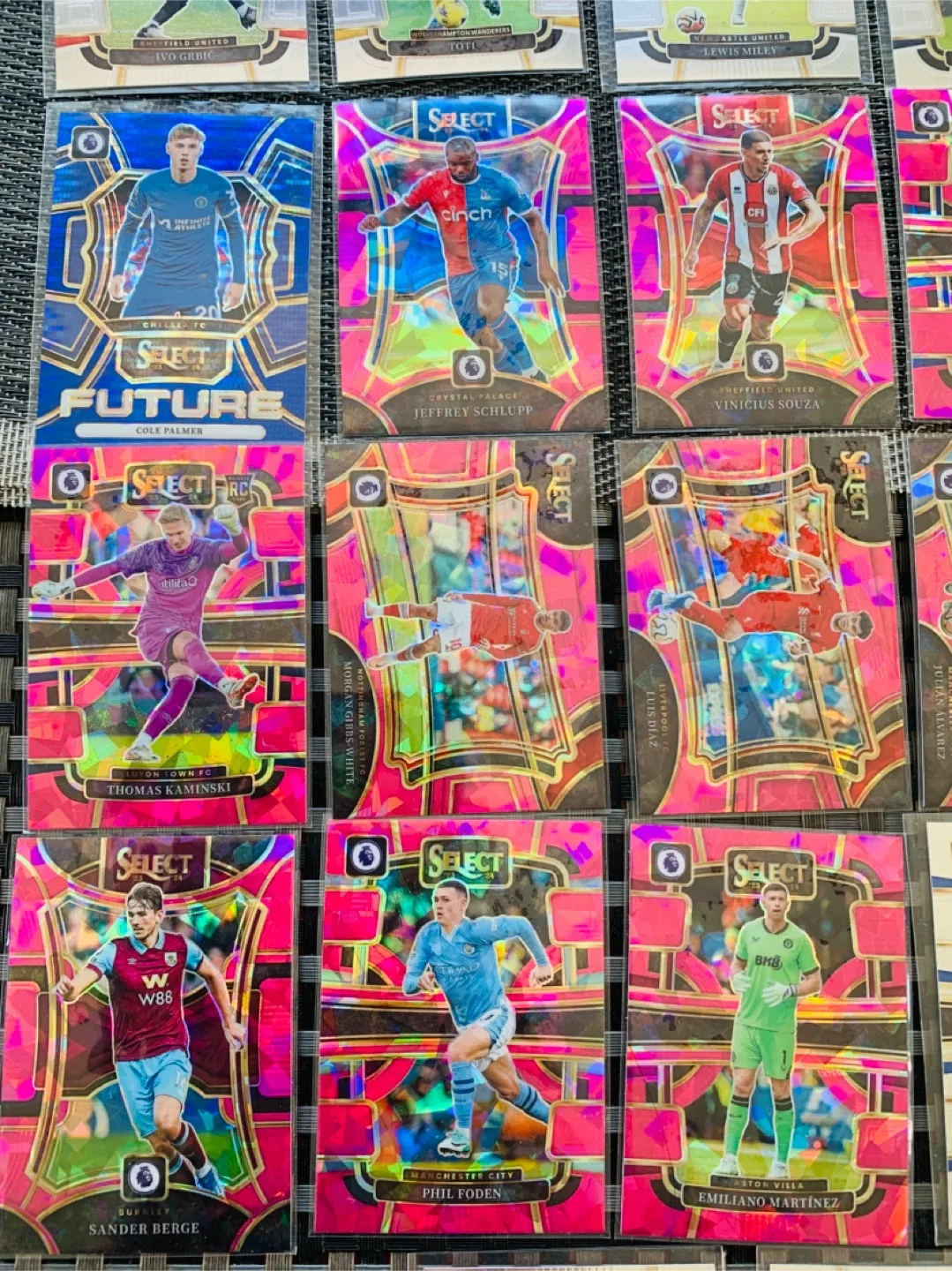 Lot of 27 Soccer Premier League Panini Trading Cards image indicator(4)