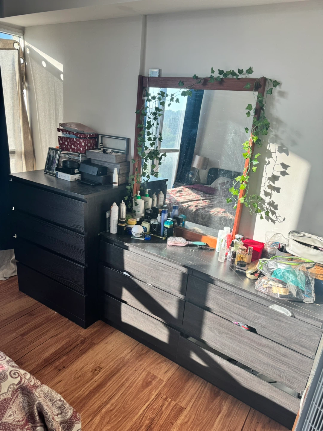 Bedroom Set with Dresser and Bed - photo 4