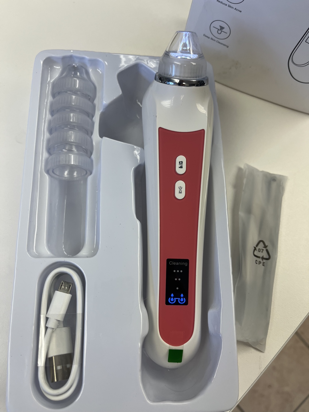 Vacuum Blackhead Remover w/ Built-in HD Camera - New! - photo 2