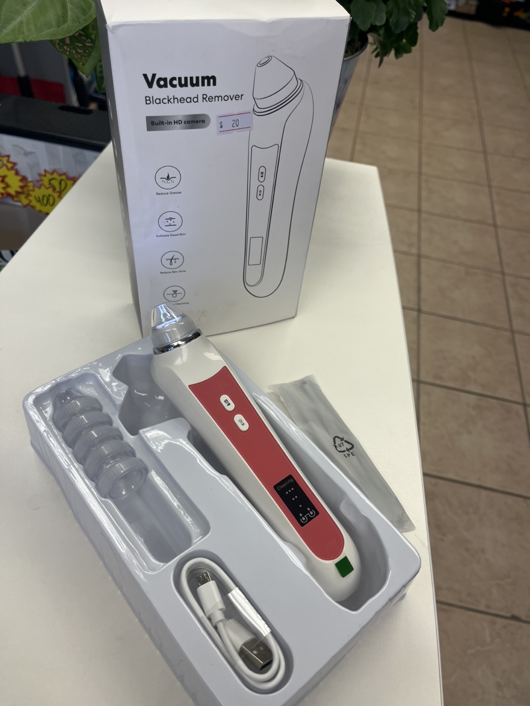 Vacuum Blackhead Remover w/ Built-in HD Camera - New! - photo 3