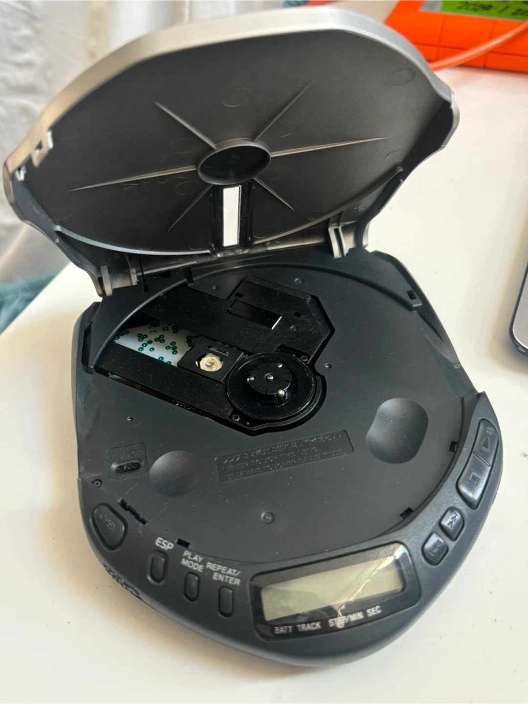 Sony CD Player Discman ESP D-E307CK - photo 4