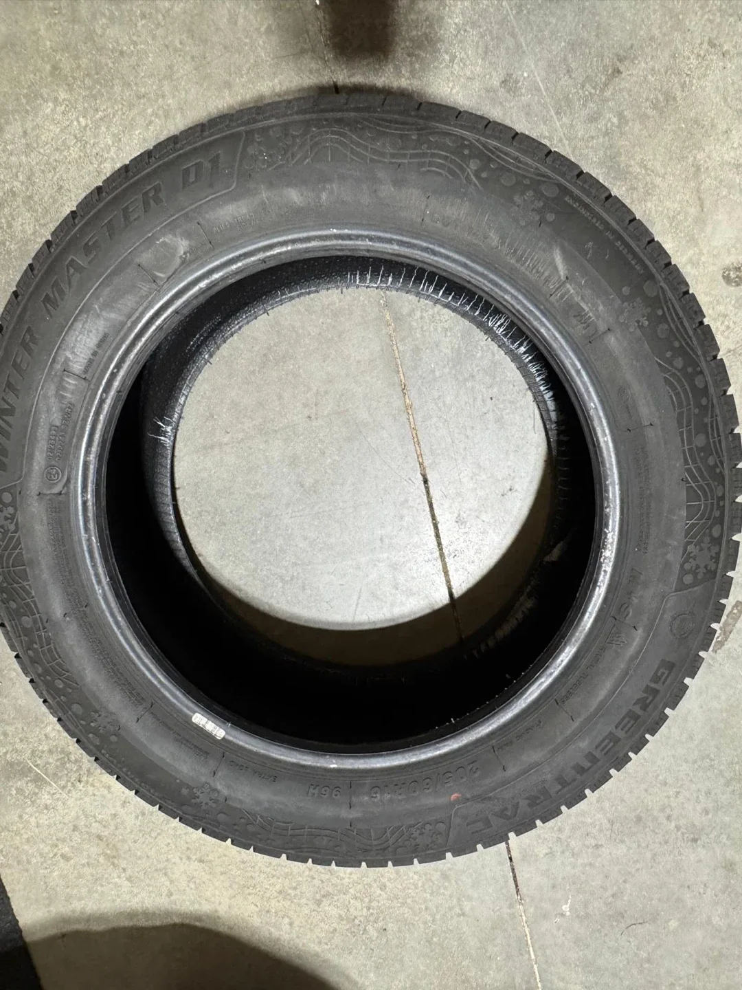 GreenTrac Winter Master D1 Tire 205/60R16 image indicator(4)