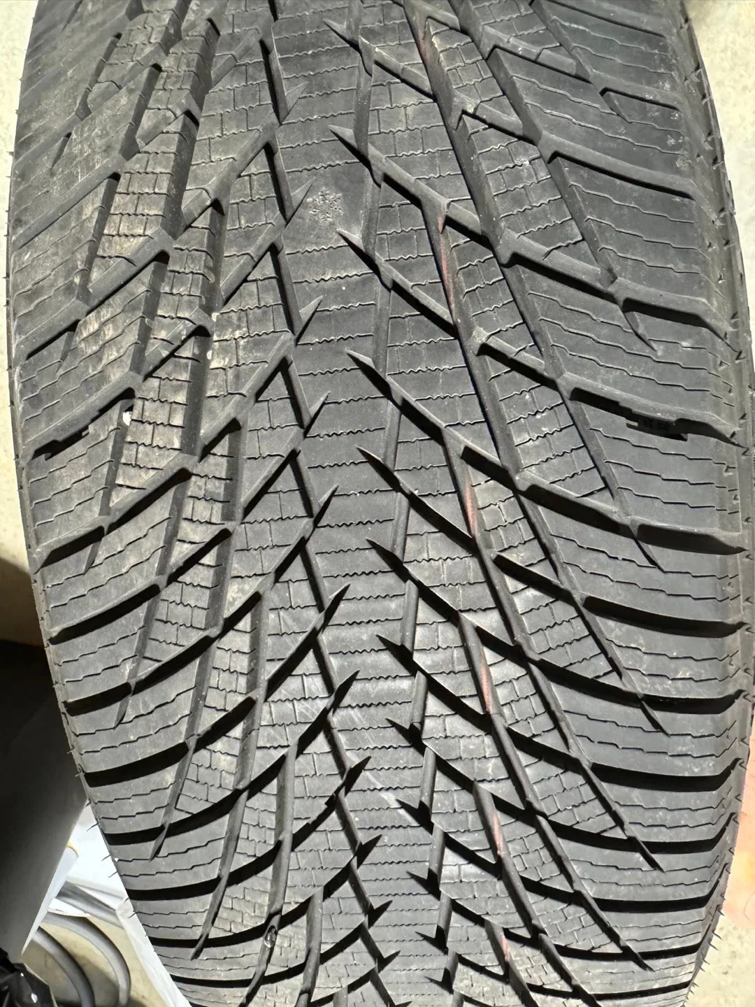 GreenTrac Winter Master D1 Tire 205/60R16 image indicator(8)