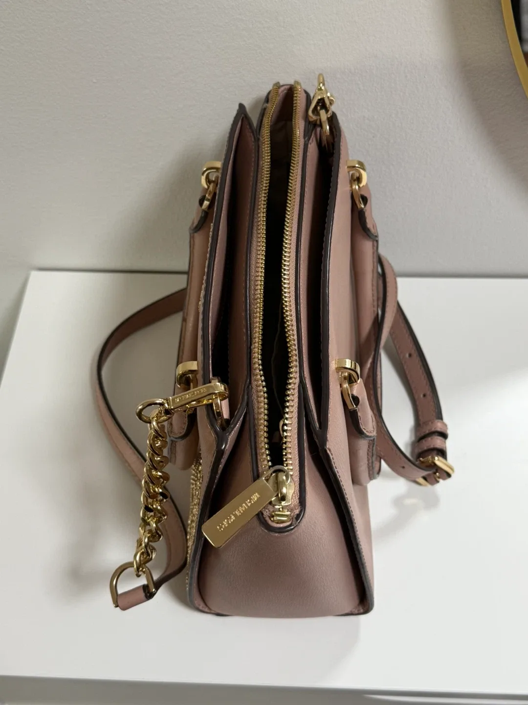 Michael Kors Purse image indicator(3)