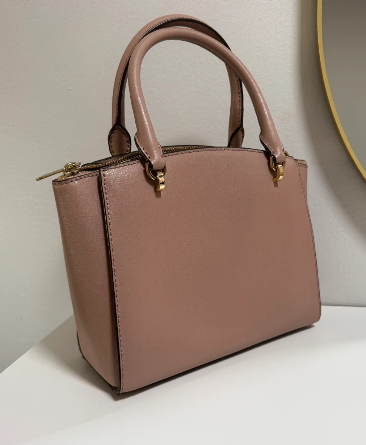 Michael Kors Purse image indicator(2)