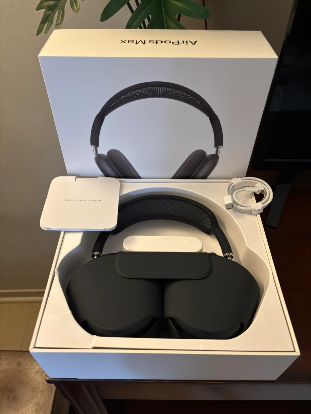 AirPods Max Midnight USB-C – Excellent Condition
