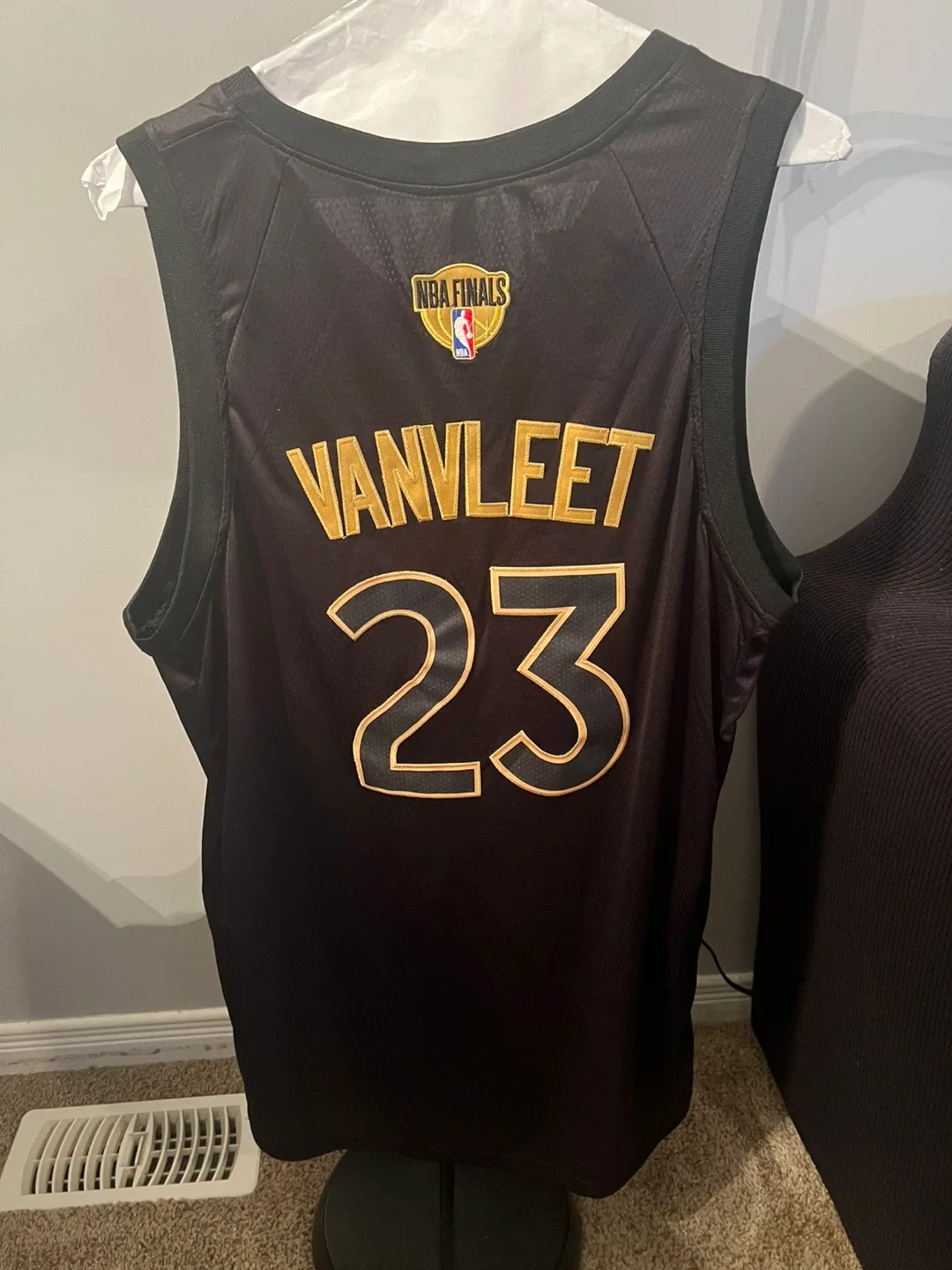 Toronto Raptors Jerseys image indicator(2)