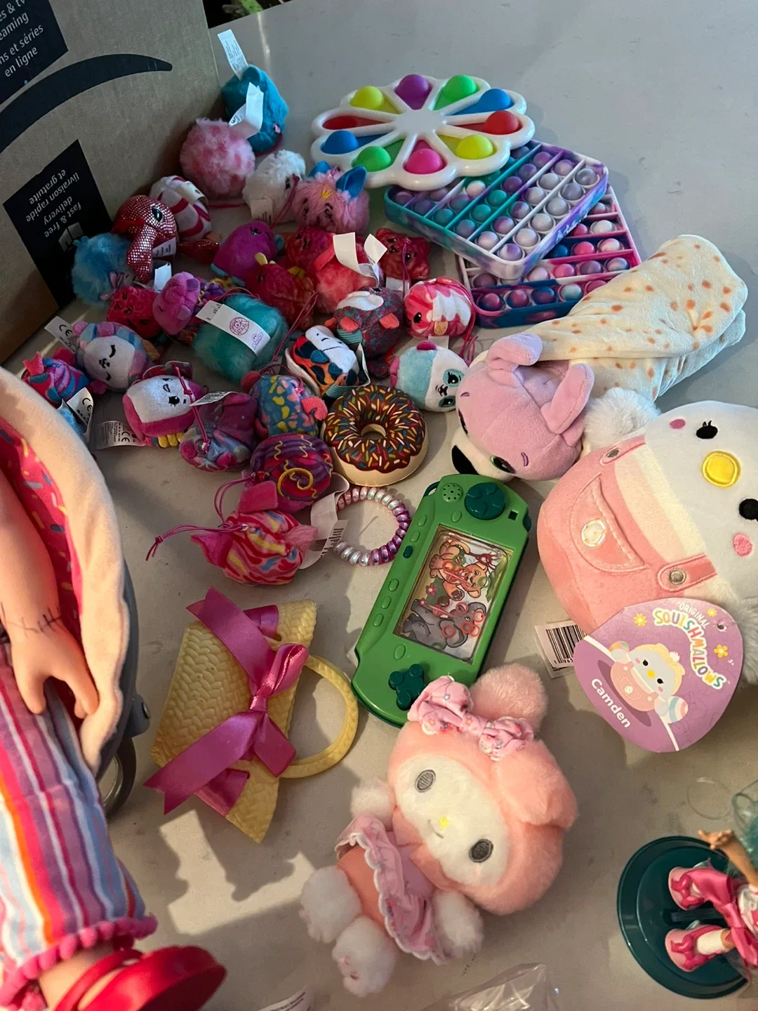 Mixed Lot of Dolls and Plush Toys image indicator(4)