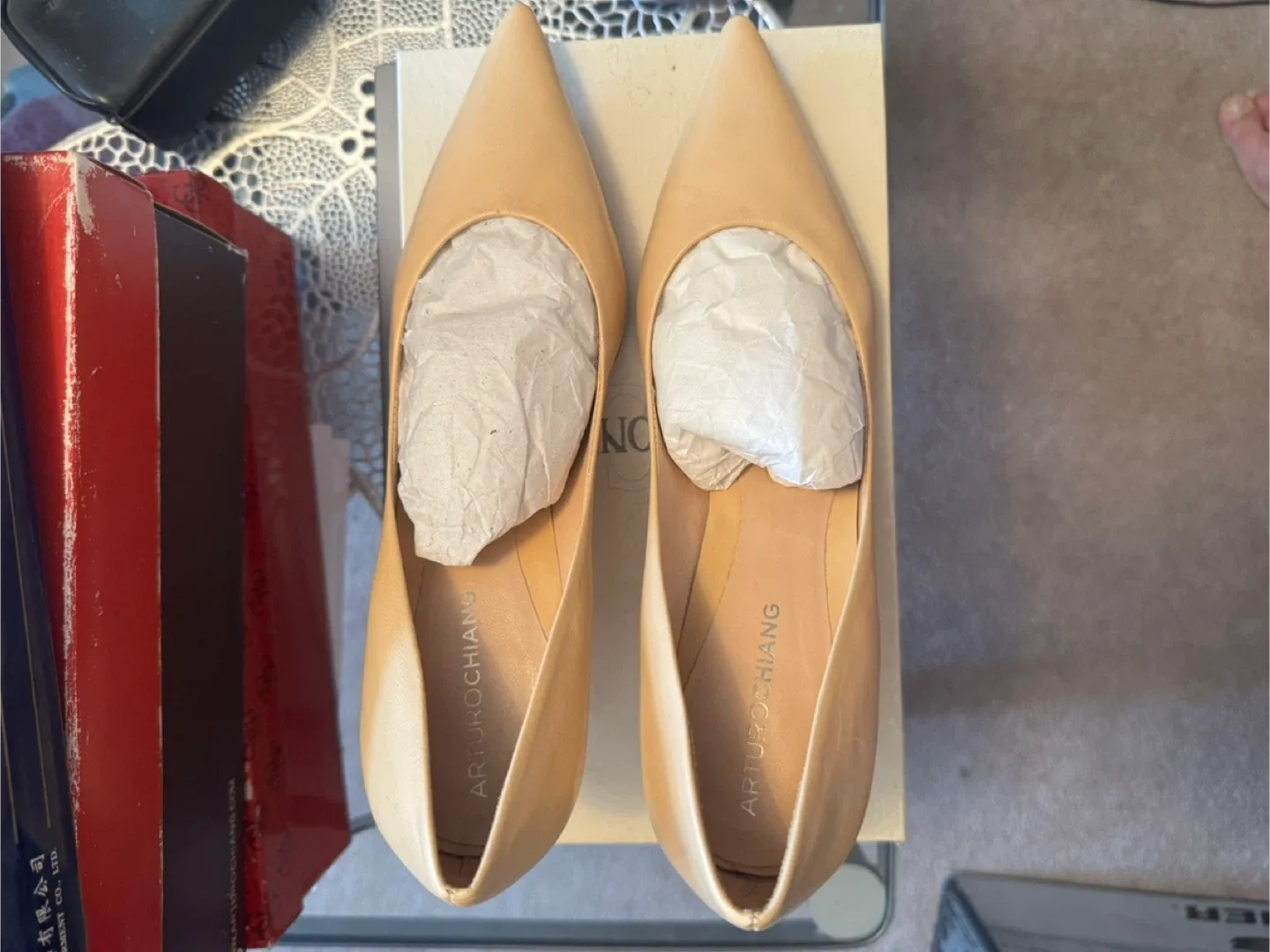 Arturo Chiang Leather Women’s Beige Heels size 8.5M. image indicator(5)