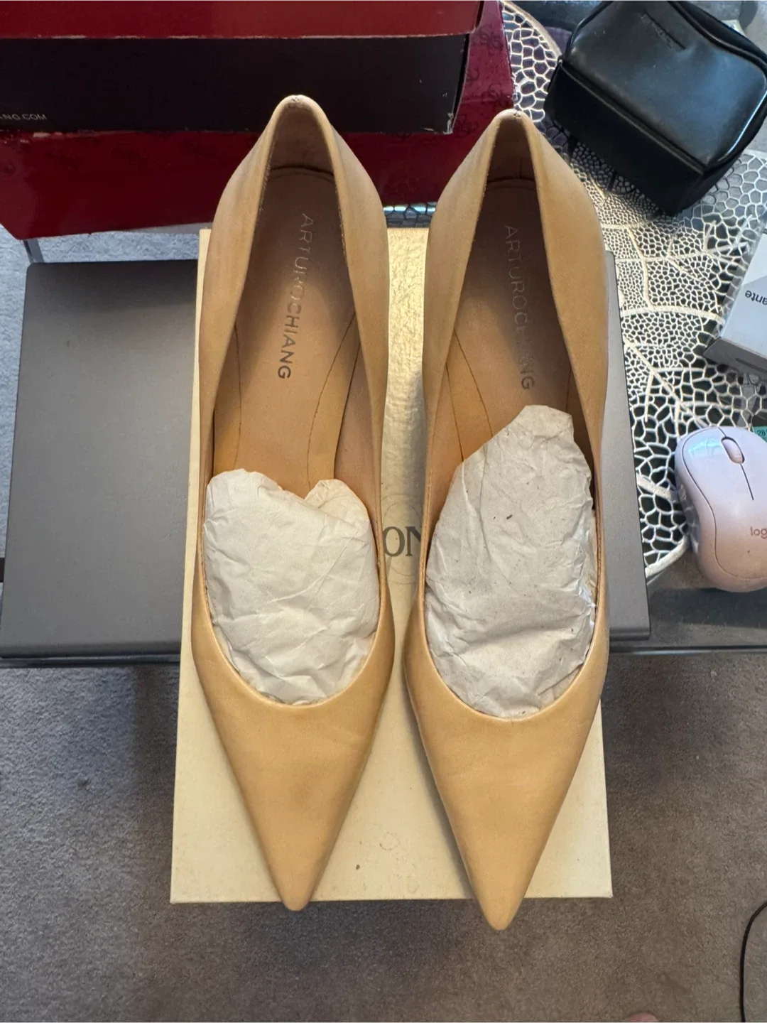 Arturo Chiang Leather Women’s Beige Heels size 8.5M. image indicator(4)