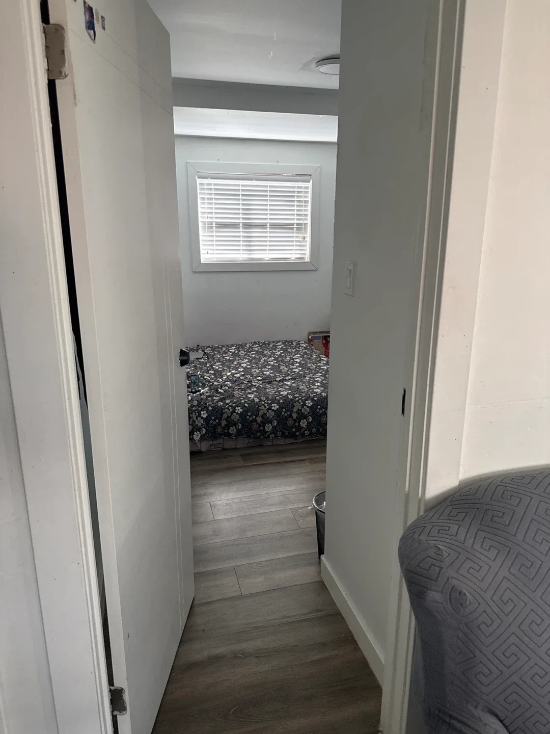 Room for rent image indicator(3)