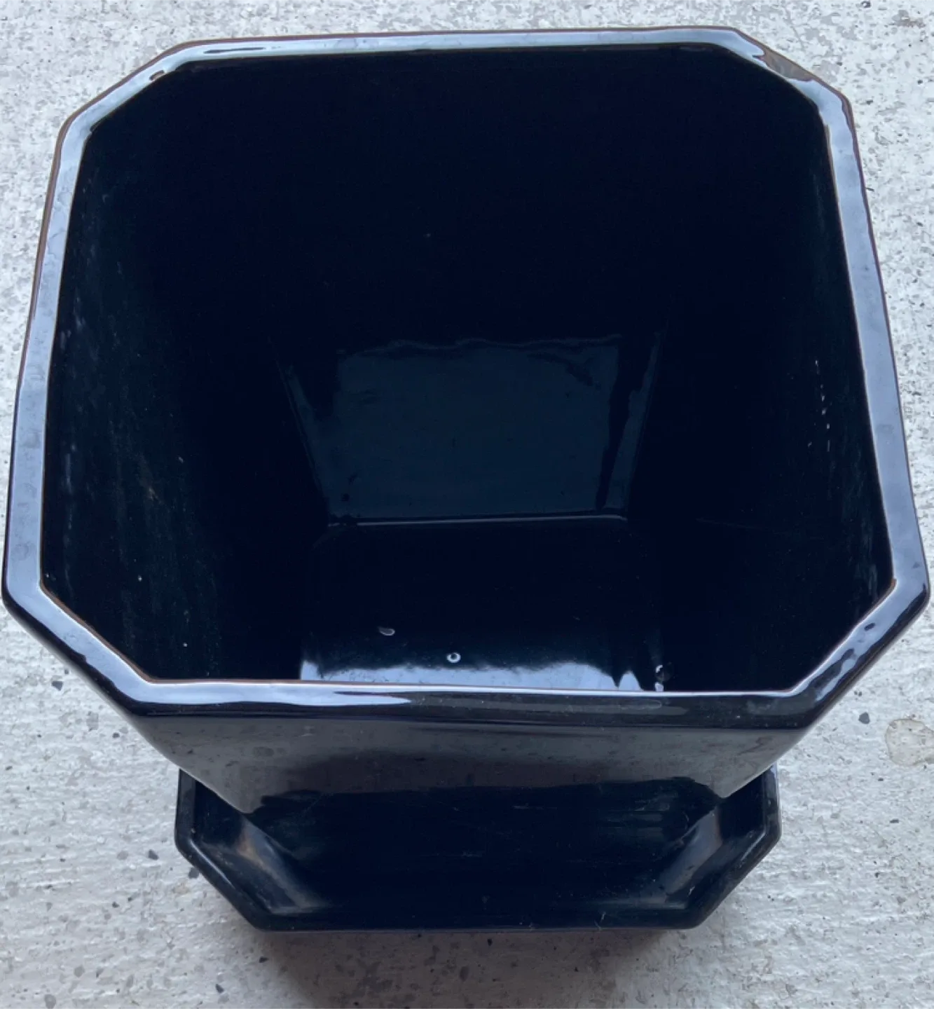 10 inch Black Octagon Planter Pot thumbnail