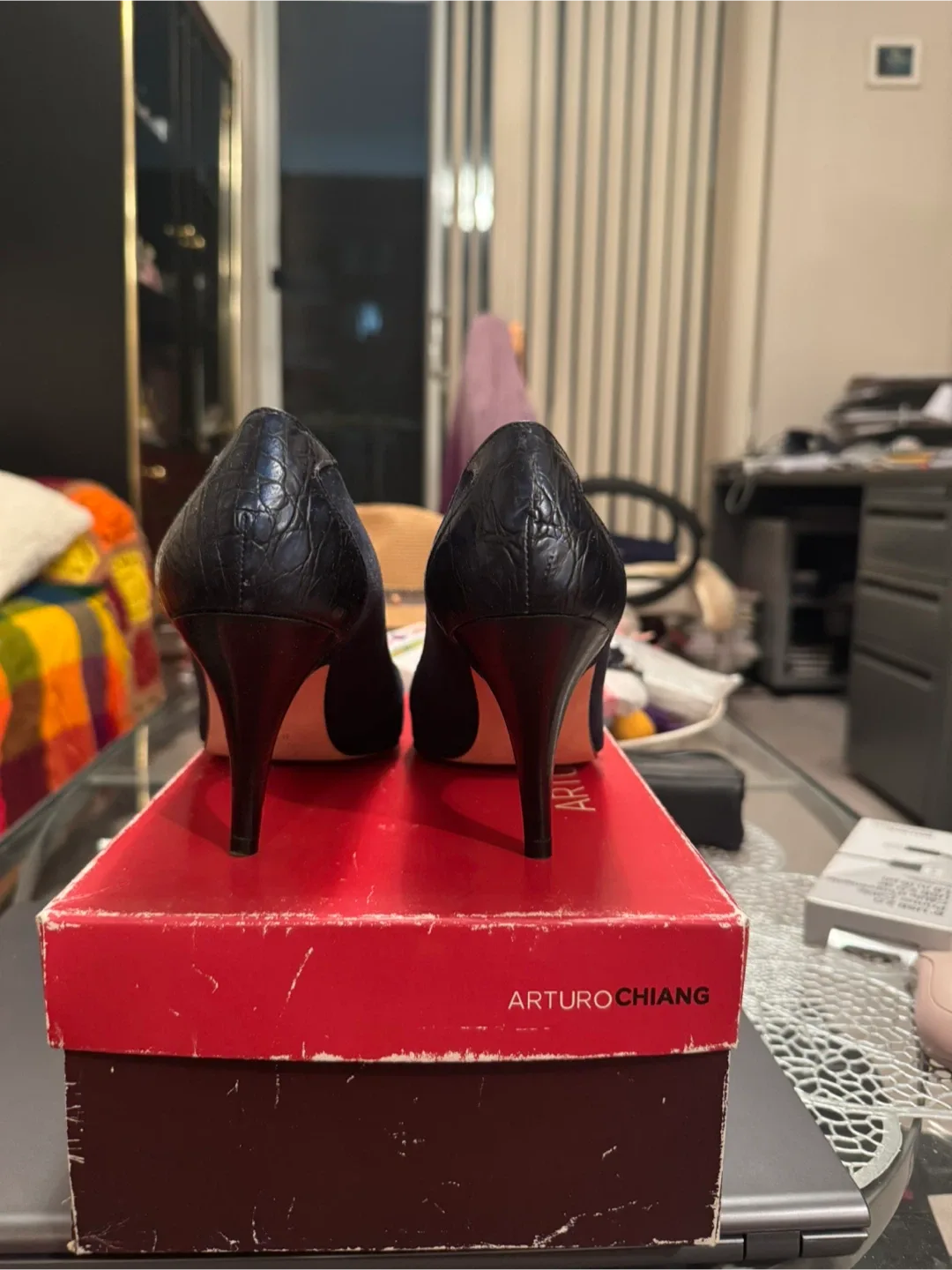 RAMON TENZA Women’s Dark Blue Suede Heels -Size 8.5M. image indicator(2)