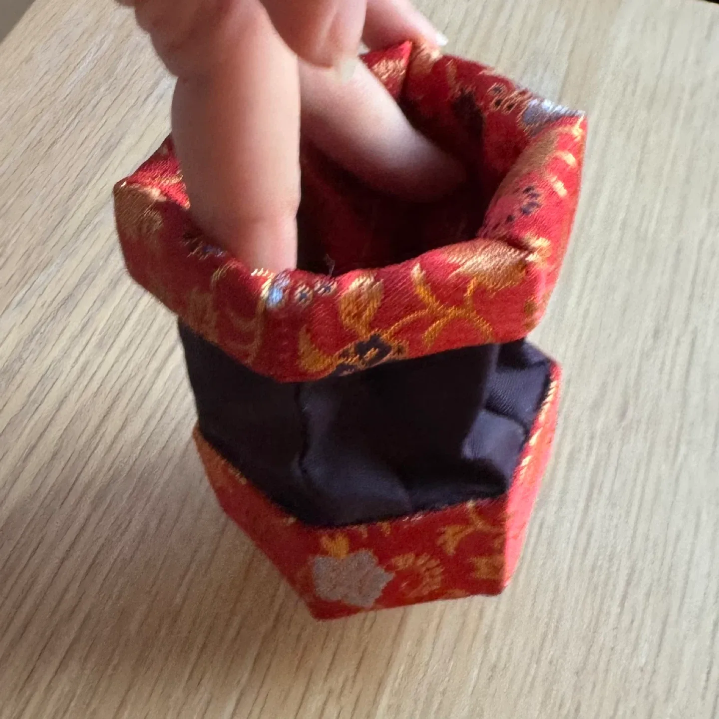 Red Floral Fabric Box from Japan image indicator(2)