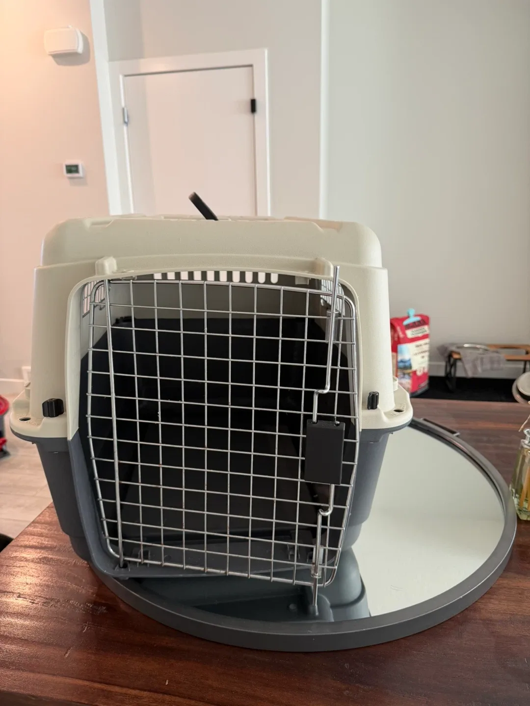 Petmate Pet Carrier Kennel image indicator(2)