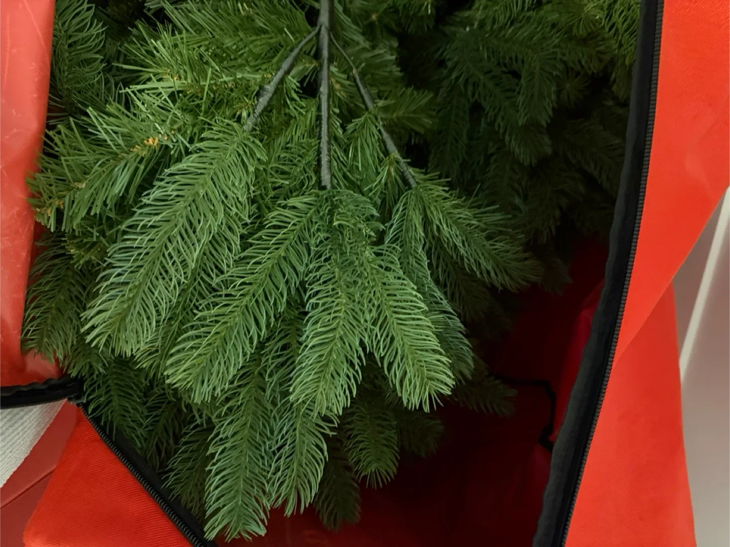 Artificial Christmas Tree with Storage Bag image indicator(4)