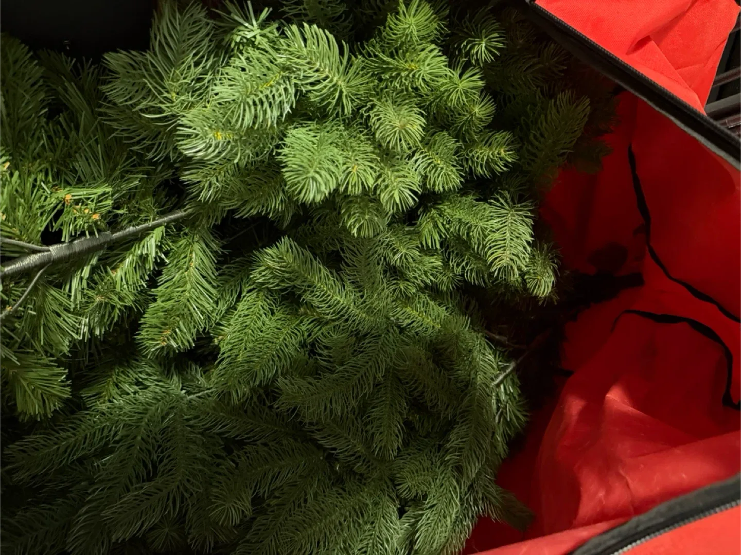 Artificial Christmas Tree with Storage Bag image indicator(3)