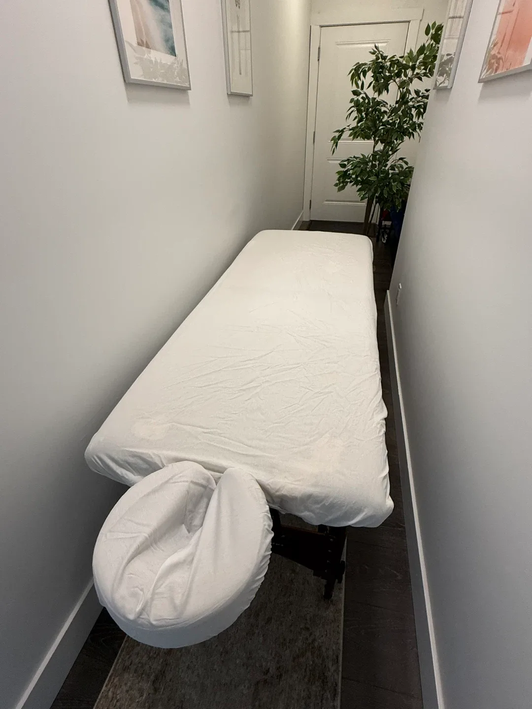 Master Massage Table - White image indicator(2)