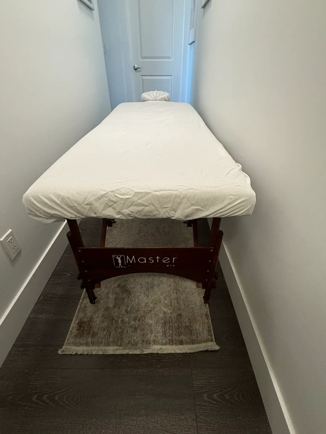Master Massage Table - White image indicator(3)