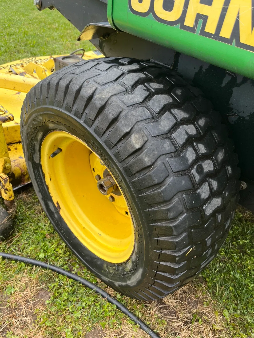 John Deere F925 Commercial 72 Mower image indicator(6)